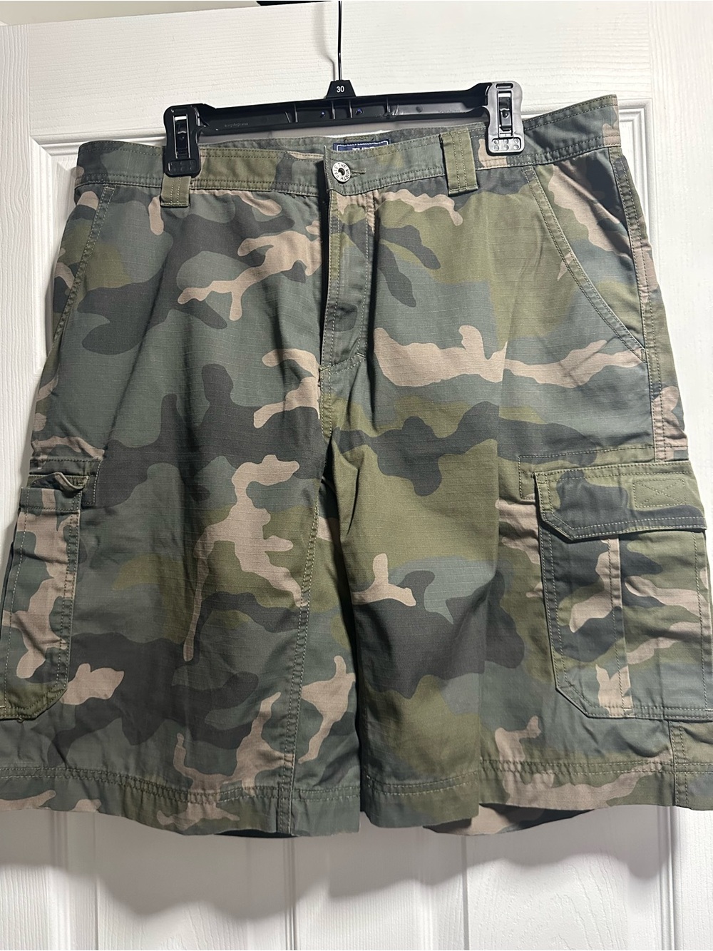 North face Men’s Camouflage Cargo Shorts - Green Camo